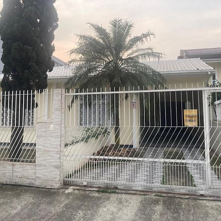 Suite Privativa Com Cama Queen Em Casa Ampla E Confortavel Em Casa Compartilhada Palhoça Exterior foto